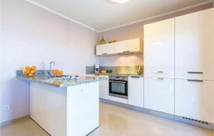 Gorgeous Home In Praputnjak