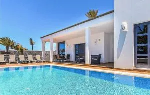 Amazing Home In Playa Blanca With Sauna - Las Breñas