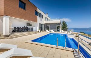 4 Bedroom Beautiful Home In Labin 