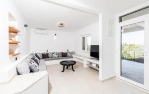 Cozy Home In Blato With House Sea View