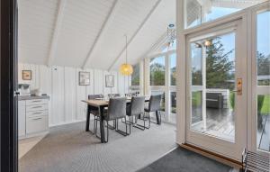 Amazing Home In Tarm With Wifi