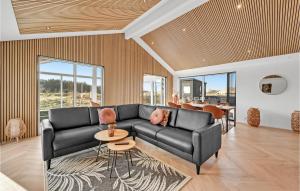 Awesome Home In Harboøre With Kitchen