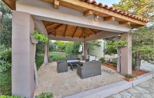 3 Bedroom Gorgeous Home In Kastel Kambelovac 
