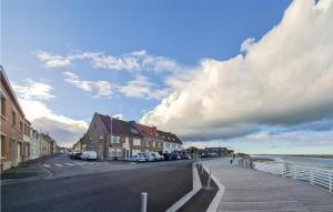 Maisons de vacances Beautiful Home In Grand-Fort-Philippe : photos des chambres