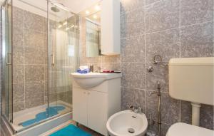 Beautiful Apartment In Klimno With Wifi 