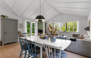 Awesome Home In Spøttrup With Wifi