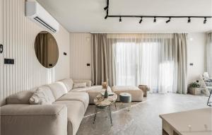 Stunning Home In Srima With Outdoor Swimming Pool 