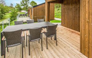 2 Bedroom Stunning Home In Børkop