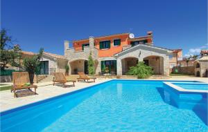 Nice Home In Golubovo With Kitchen 