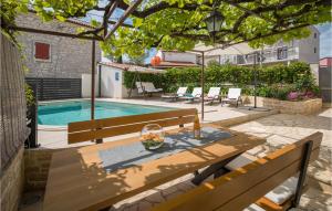 4 Bedroom Amazing Home In Porec