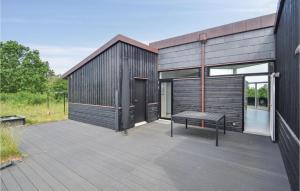 Three-Bedroom Holiday Home In Glesborg