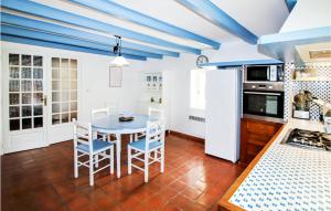 Maisons de vacances Beautiful Home In Loriol-Sur-Drome : photos des chambres