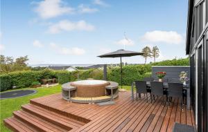 Beautiful Home In Faaborg With Jacuzzi