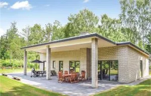 Four-Bedroom Holiday Home In Ebeltoft - Øksenmølle