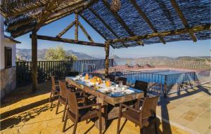 Cozy Home In Iznájar With Kitchen