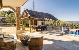 Cozy Home In Iznájar With Kitchen