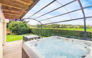 Lovely Home In Ledinghem With Kitchen