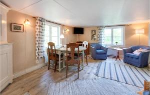 2 Bedroom Beautiful Home In Lönashult