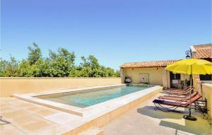 Maisons de vacances Lovely Home In Vallabregues : photos des chambres
