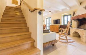 Gorgeous Home In Sisan With Wifi