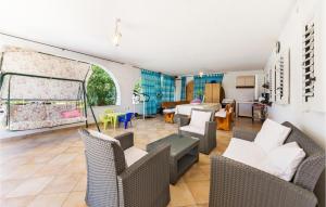 4 Bedroom Lovely Home In Labin 