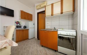 2 Bedroom Pet Friendly Apartment In Vir
