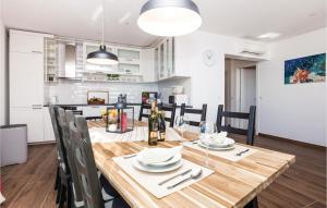 Lovely Apartment In Opatija With Kitchen 