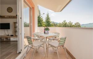 Two-Bedroom Apartment In Zagvozd