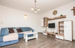 Two-Bedroom Apartment In Zagvozd
