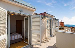 Cozy Apartment In Sibenik With House Sea View 