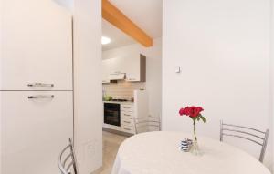 Gorgeous Apartment In Fazana With Kitchen 