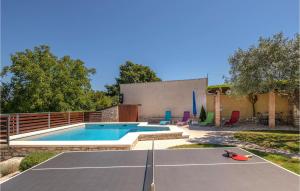 Two-Bedroom Holiday Home Sarici With An Outdoor Swimming Pool 08