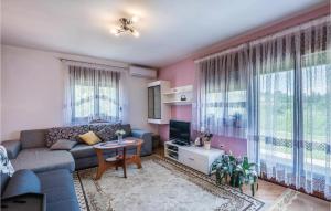 Lovely Home In Pula With Kitchen 