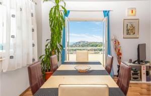 Cozy Apartment In Sibenik With House Sea View 