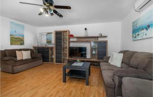 3 Bedroom Lovely Home In Bribir 