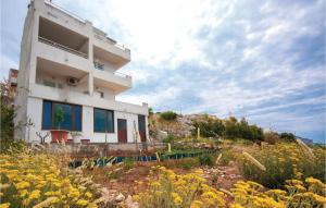 Cozy Apartment In Sibenik With House Sea View 