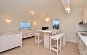 7 Bedroom Amazing Home In Kosljun 