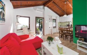 Amazing Home In Pobri With House Sea View 