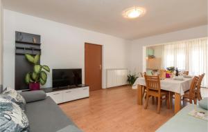 Lovely Apartment In Pula With Wifi