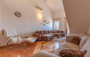 1 Bedroom Lovely Apartment In Volme