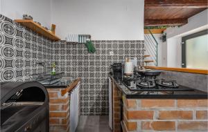 Gorgeous Home In Kanfanar With Wifi 