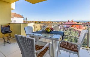 Stunning Apartment In Liznjan With Wifi