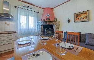 1 Bedroom Cozy Apartment In Valtura 