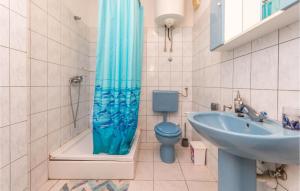 1 Bedroom Awesome Apartment In Turanj