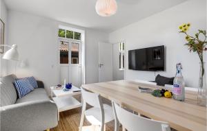 Lovely Apartment In Svaneke With Wifi