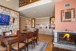 Sky Shades Villa in Arachova