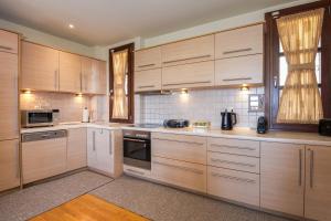 Sky Shades Villa in Arachova