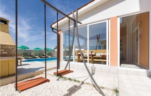 Awesome Home In Vodnjan With Jacuzzi 