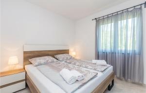 2 Bedroom Stunning Apartment In Krk 