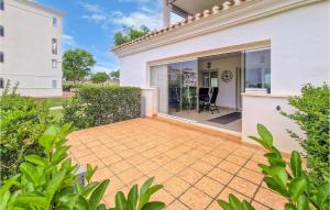 2 Bedroom Beautiful Apartment In Sucina